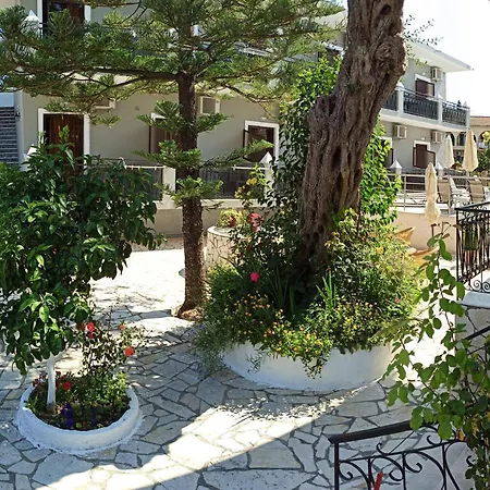 Ξενοδοχείο με διαμερίσματα Dionisos Apts By Estia Γουβιά