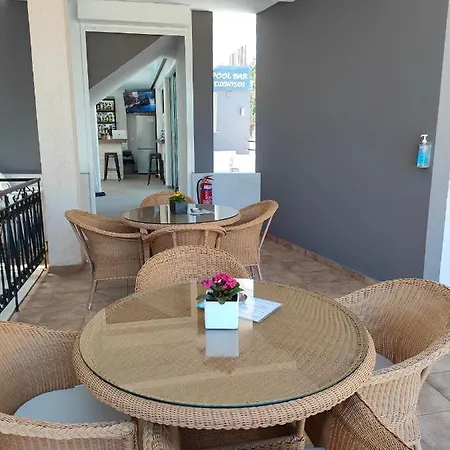 Dionisos Apts By Estia