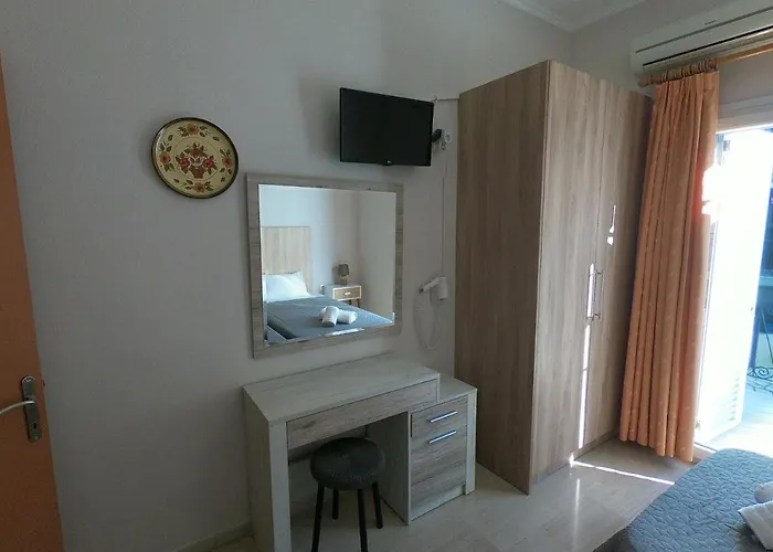 Dionisos Apts By Estia 3*
