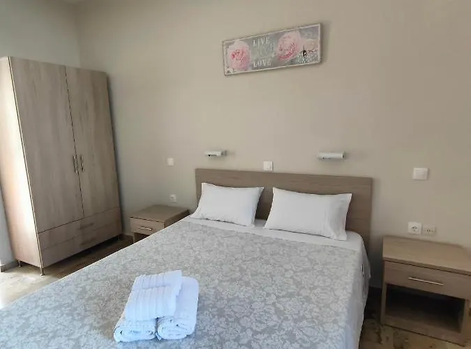 Dionisos Apts By Estia 3* Γουβιά