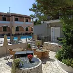 Dionisos Apts By Estia